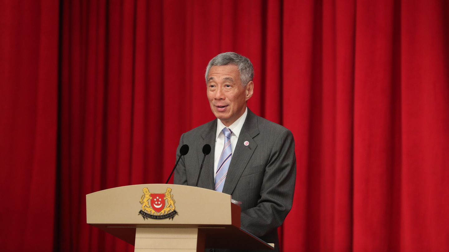 PM Lee Hsien Loong at the 32nd ASEAN Summit Working Dinner (MCI Photo by Fyrol)