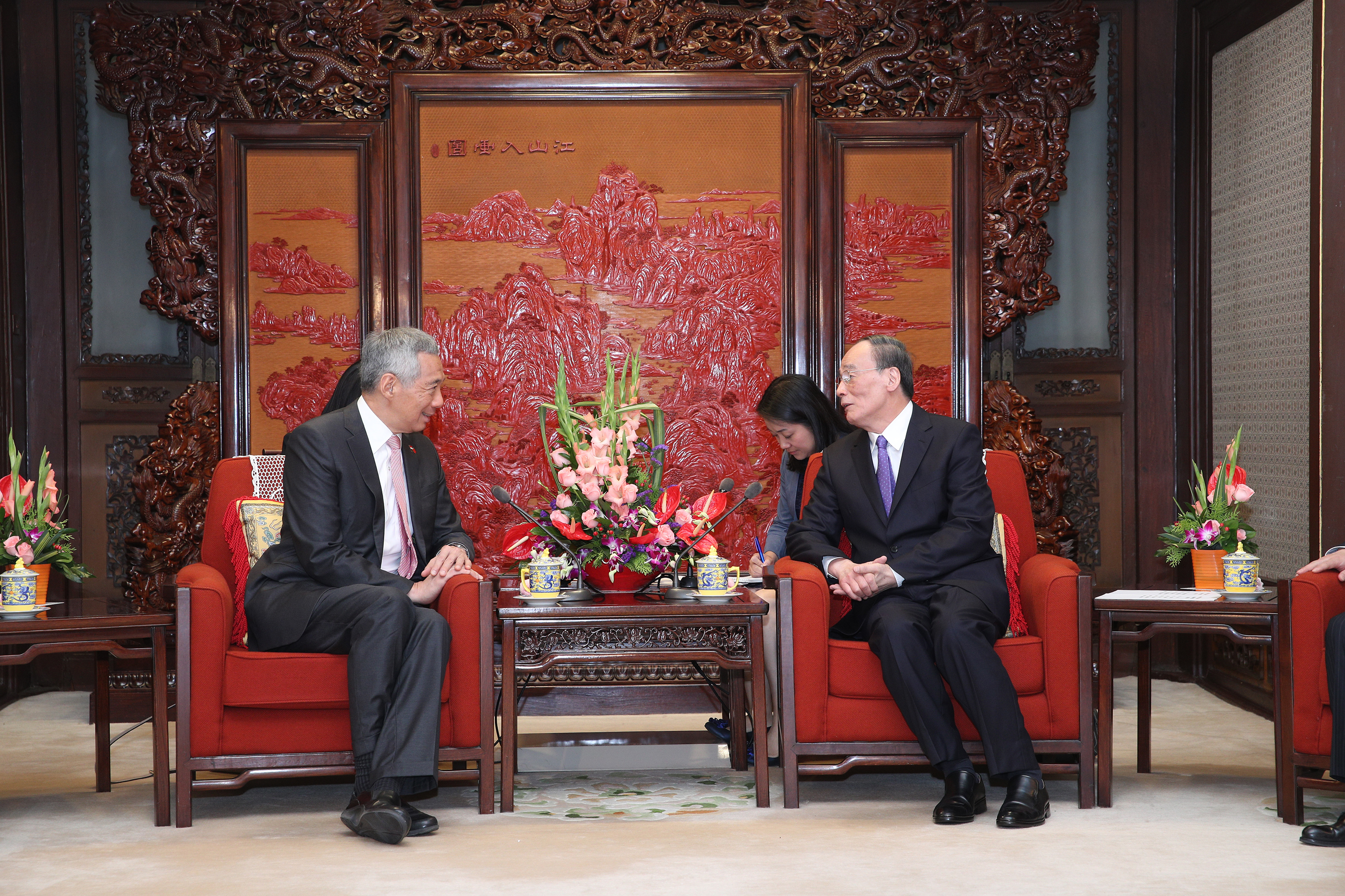 PM Lee Hsien Loong meeting Mr Wang Qishan on 20 Sep 2017 (MCI Photo by Chwee)
