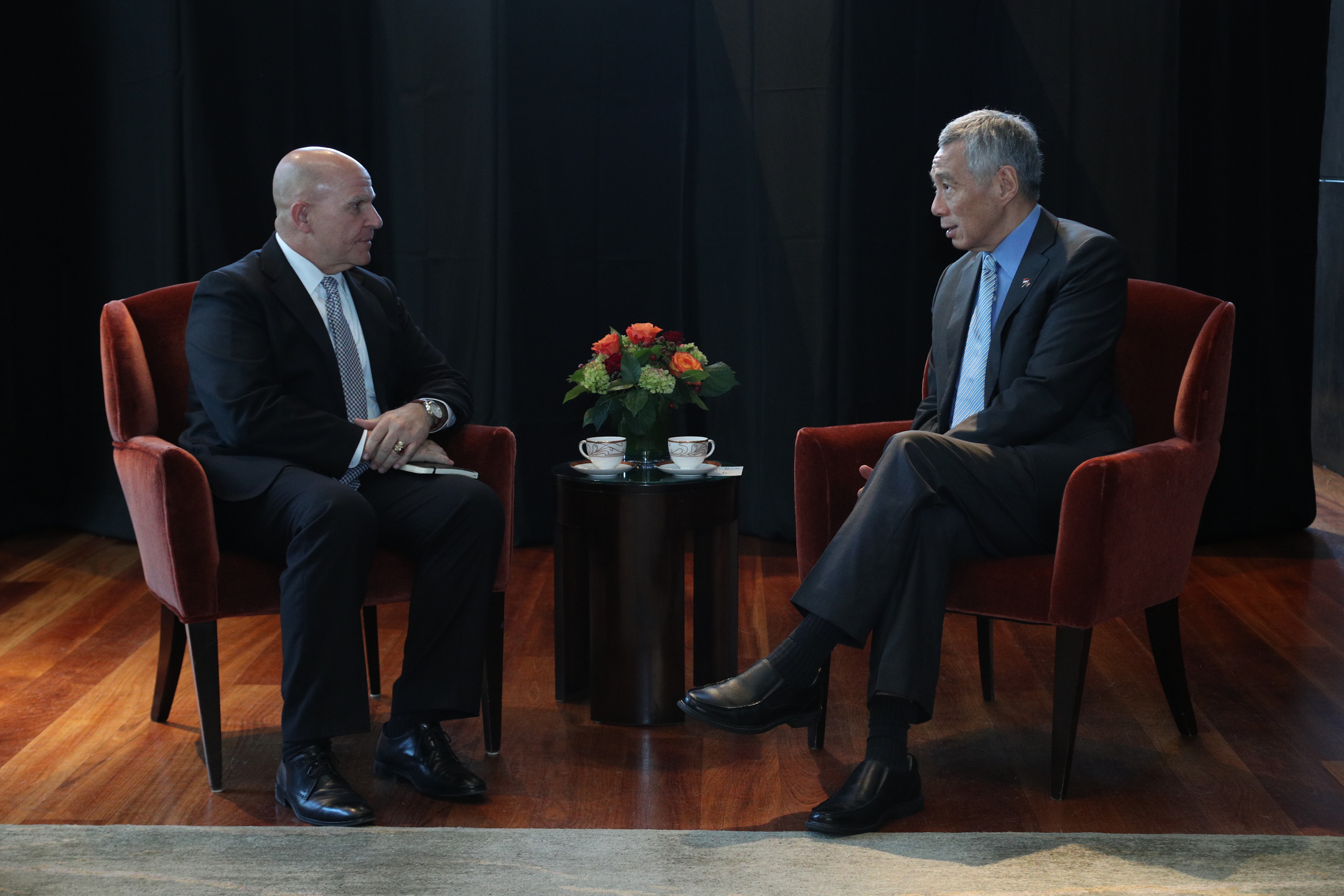 PM Lee Hsien Loong meeting with National Security Advisor H R McMaster on 24 Oct 2017 (MCI Photo by Kenji Soon)