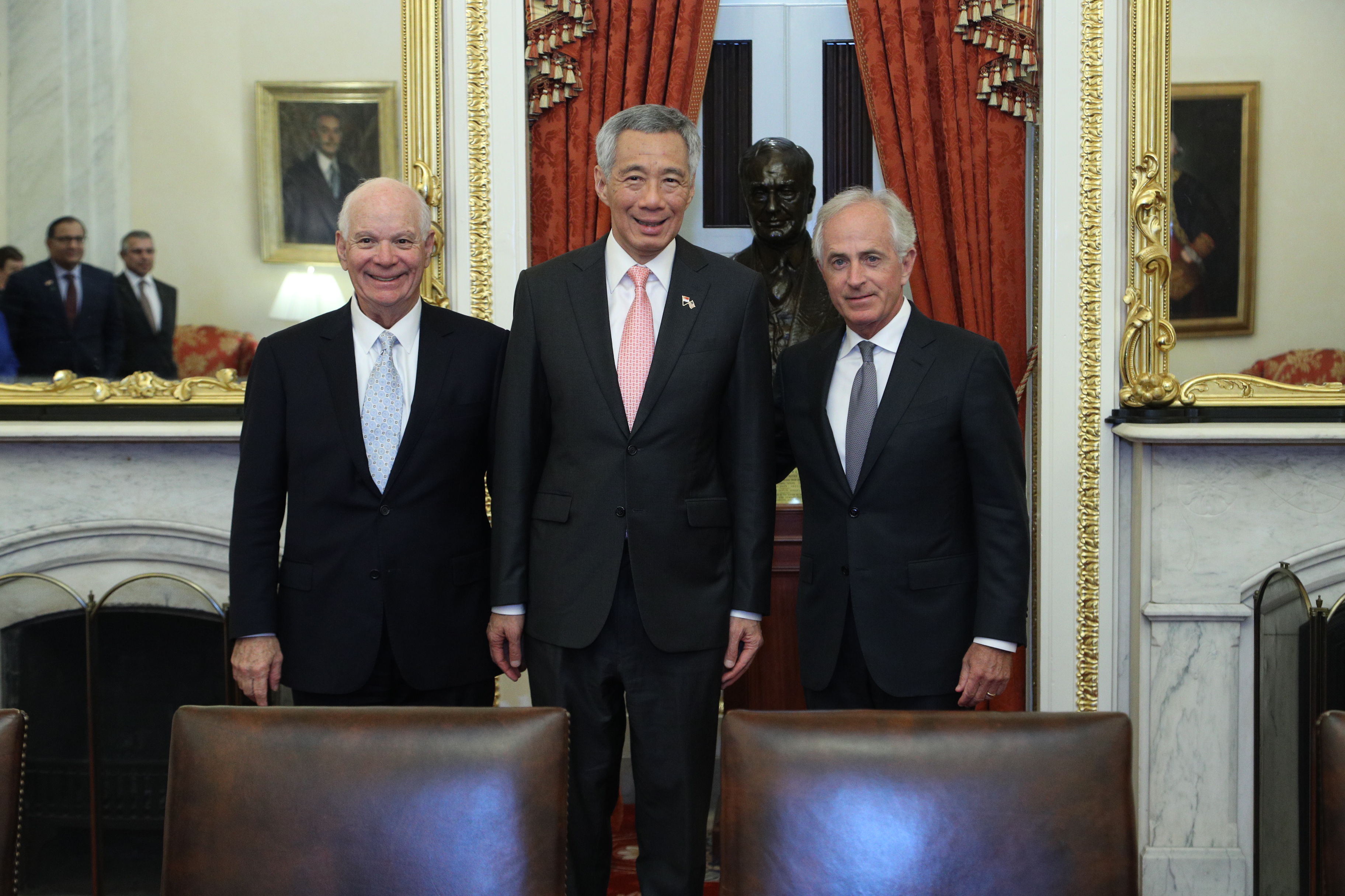 PM Lee Hsien Loong meeting with Senate Foreign Relations Committee Chairman Bob Corker and Senate Foreign Relations Committee Ranking Member Ben Cardin on 25 Oct 2017 (MCI Photo by Kenji Soon)