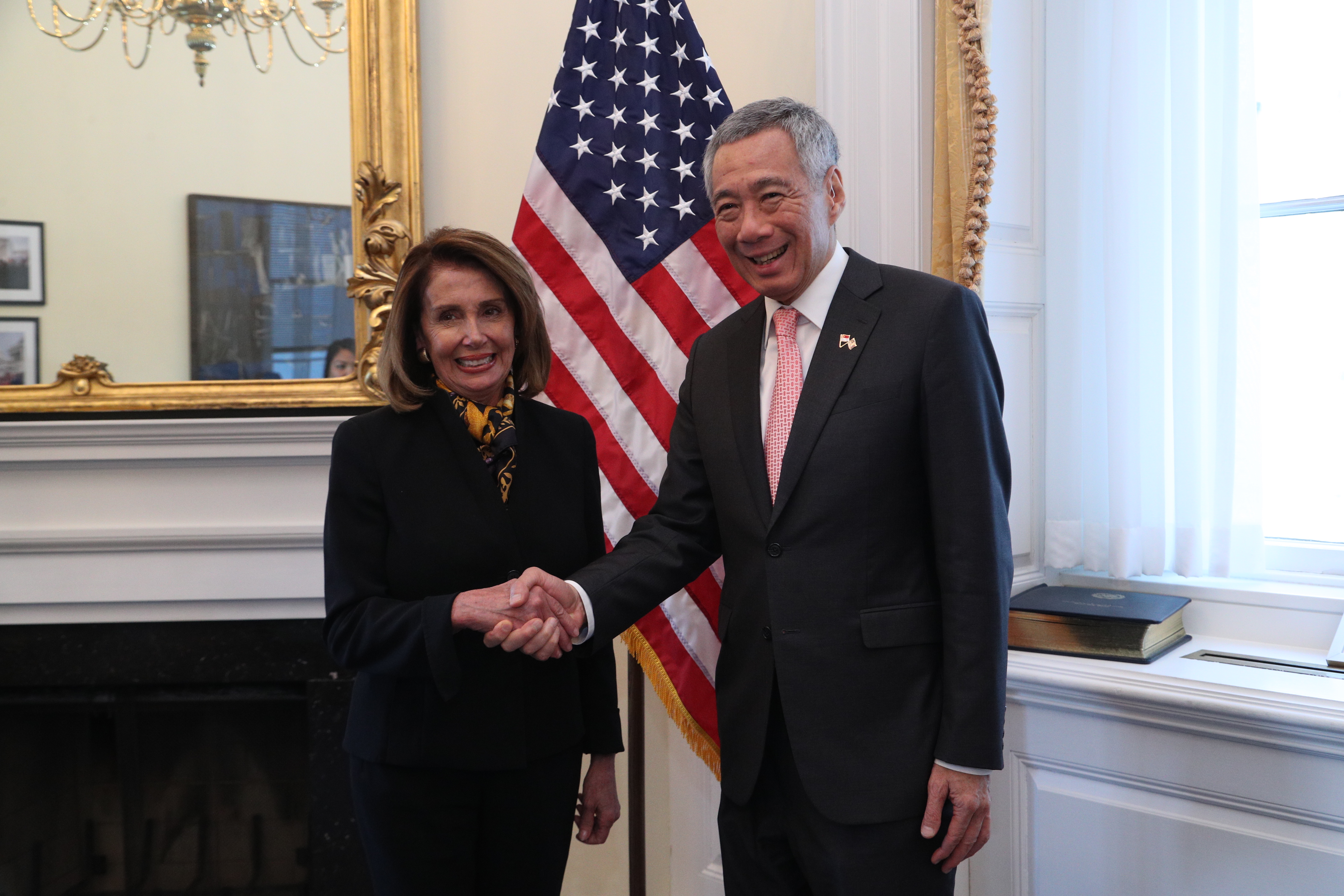PM Lee Hsien Loong meeting with Minority Leader of the House of Representatives Nancy Pelosi on 25 Oct 2017 (MCI Photo by Kenji Soon)