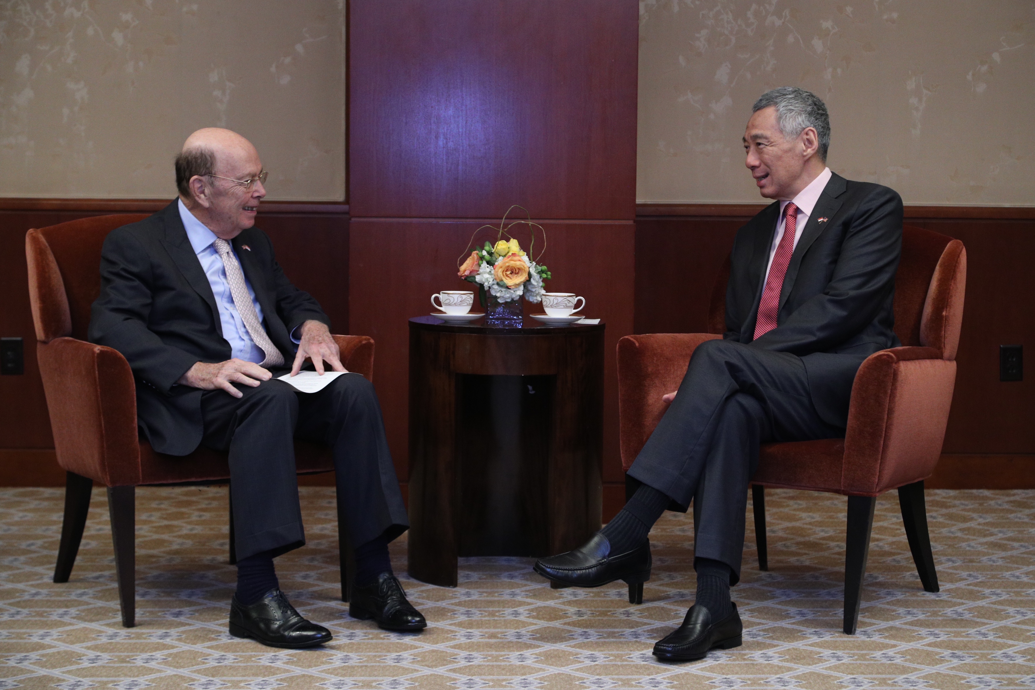 PM Lee Hsien Loong meeting with Secretary of Commerce Wilbur Ross on 26 Oct 2017 (MCI Photo by Kenji Soon)