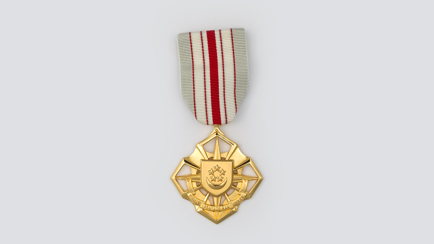 medal-the-public-administration-medal-gold