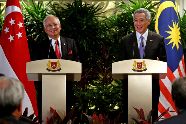 Singapore-Malaysia Leaders' Retreat Press Conference on 5 May 2015 (MCI Photo by LH Goh)