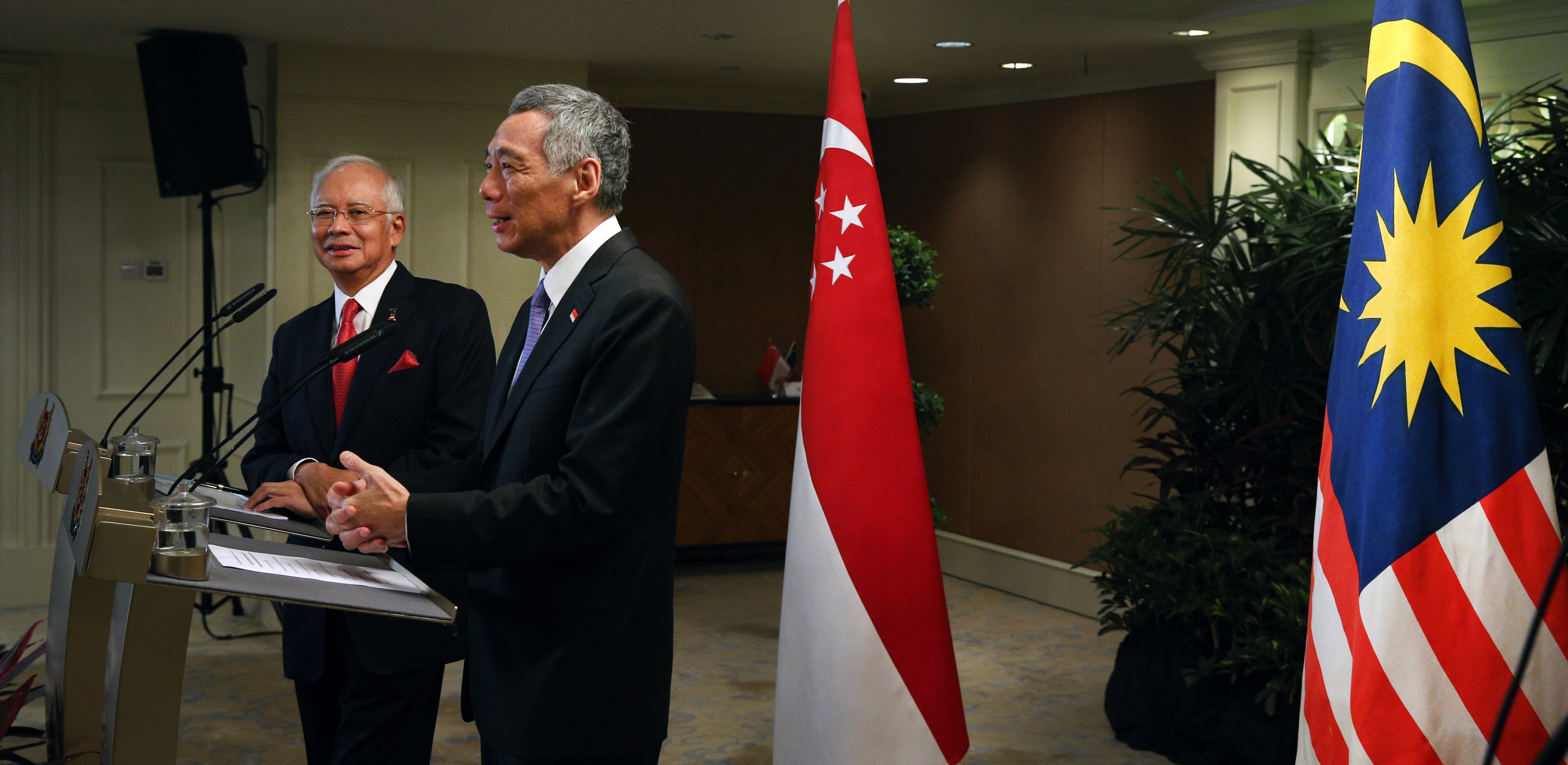 Singapore-Malaysia Leaders' Retreat Press Conference on 5 May 2015 (MCI Photo by Terence Tan)