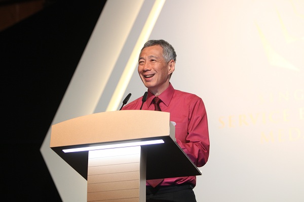 Prime Minister Lee Hsien Loong speaks at the Singapore Service Excellence Medallion on 18 May 2015.