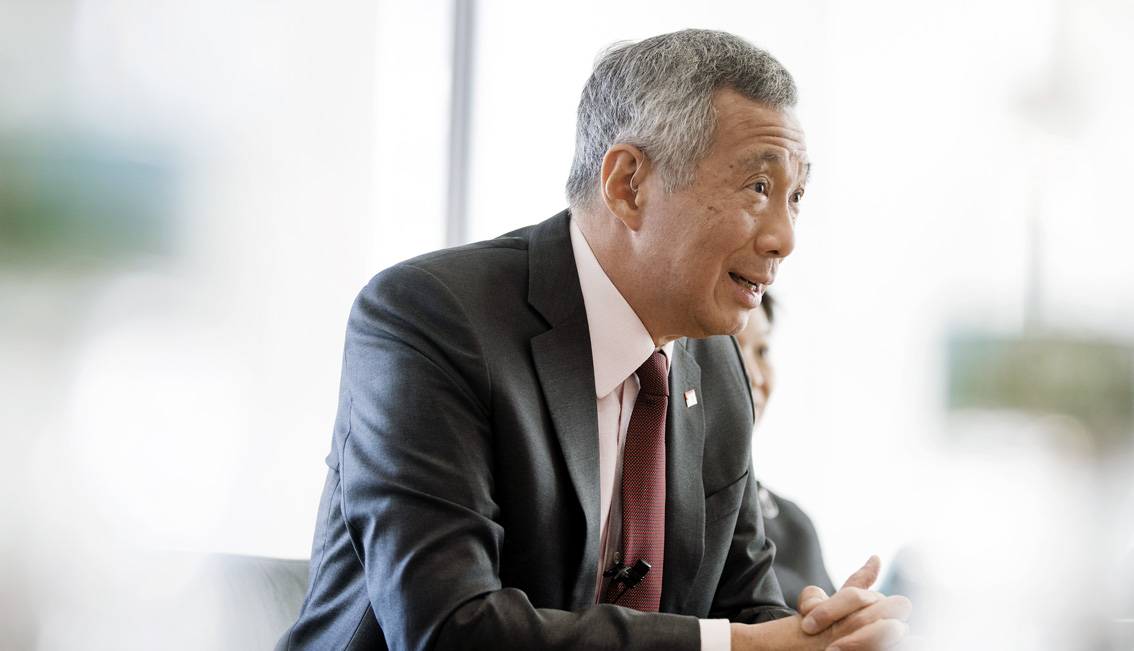 Prime Minister Lee Hsien Loong interviewed by The Wall Street Journal on 29 Mar 2016 (MCI Photo by Terence Tan)