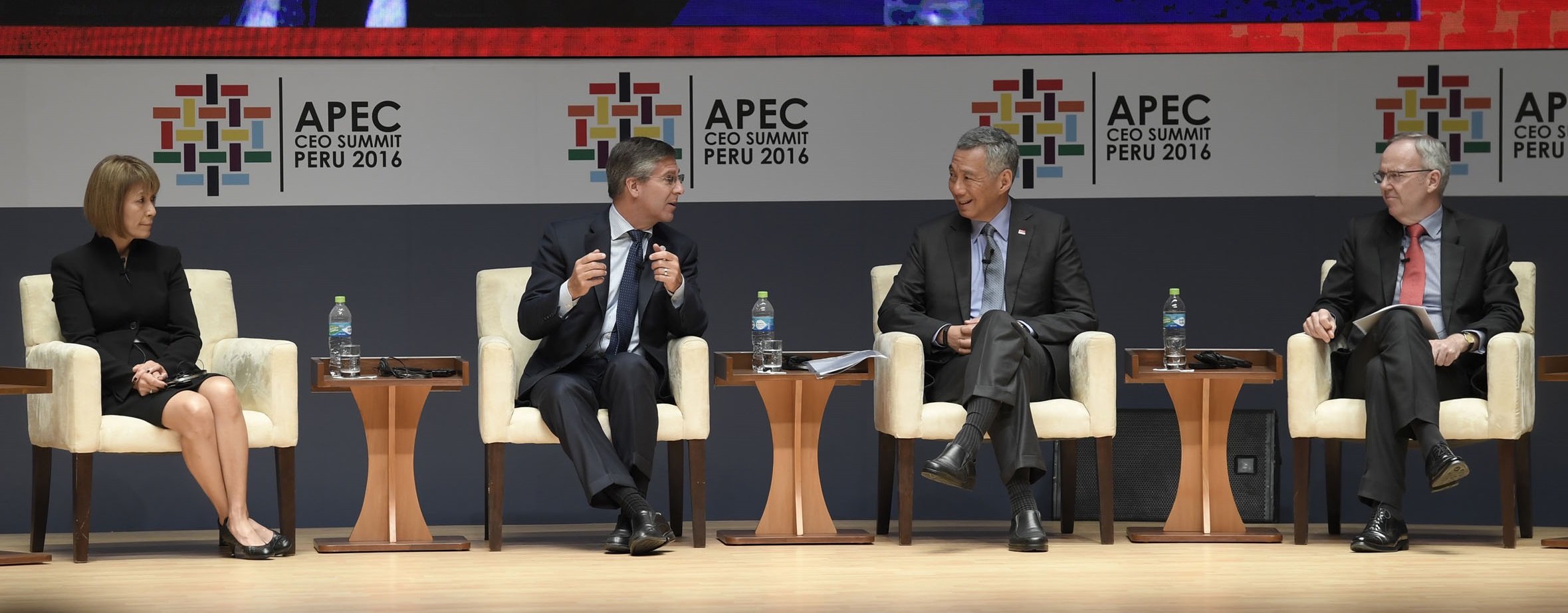 PM Lee at the APEC CEO Summit Forum Discussion on the 