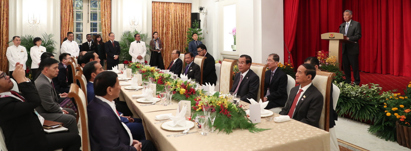 PM Lee Hsien Loong at the 32nd ASEAN Summit Working Dinner (MCI Photo by Fyrol)