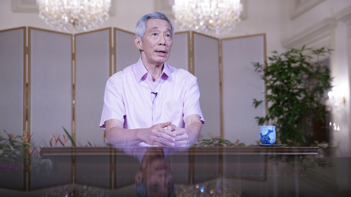 PM Lee Hsien Loong delivering his address on the COVID-19 situation in Singapore on 10 April 2020. 
