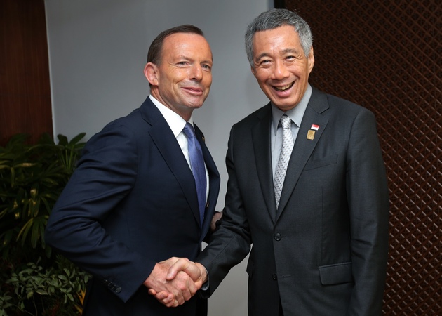 Handshake20between20PM20Lee20and20Australian20PM20Tony20Abbott20at20APEC20201320in20Bali2C20Indonesi