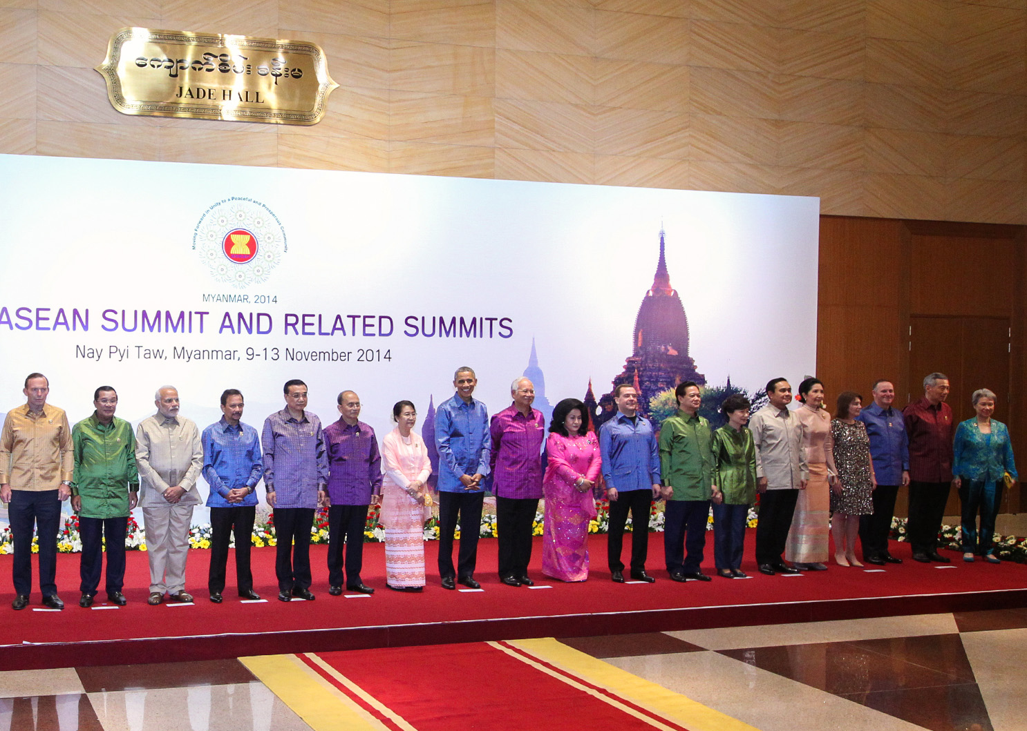 Prime Minister Lee Hsien Loong at the 25th ASEAN Summit in Nay Pyi Taw, Myanmar from 12 to 13 Nov 2014 (Zaobao Photos © Singapore Press Holdings Limited)