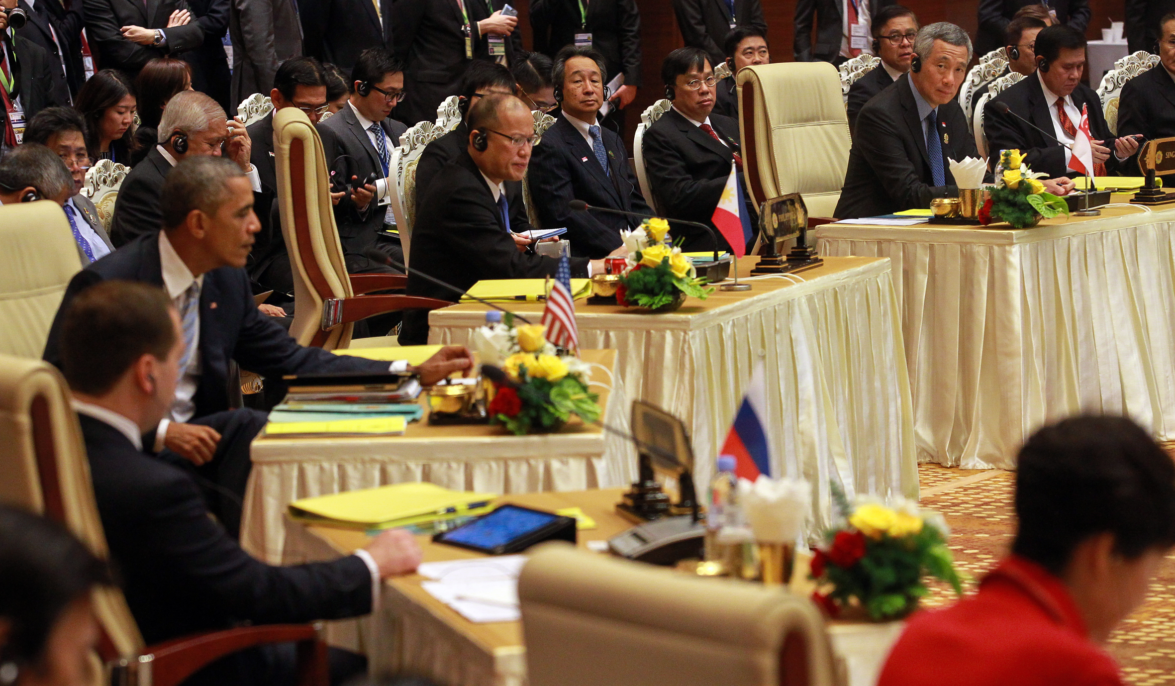 Prime Minister Lee Hsien Loong at the 25th ASEAN Summit in Nay Pyi Taw, Myanmar from 12 to 13 Nov 2014 (Zaobao Photos © Singapore Press Holdings Limited)