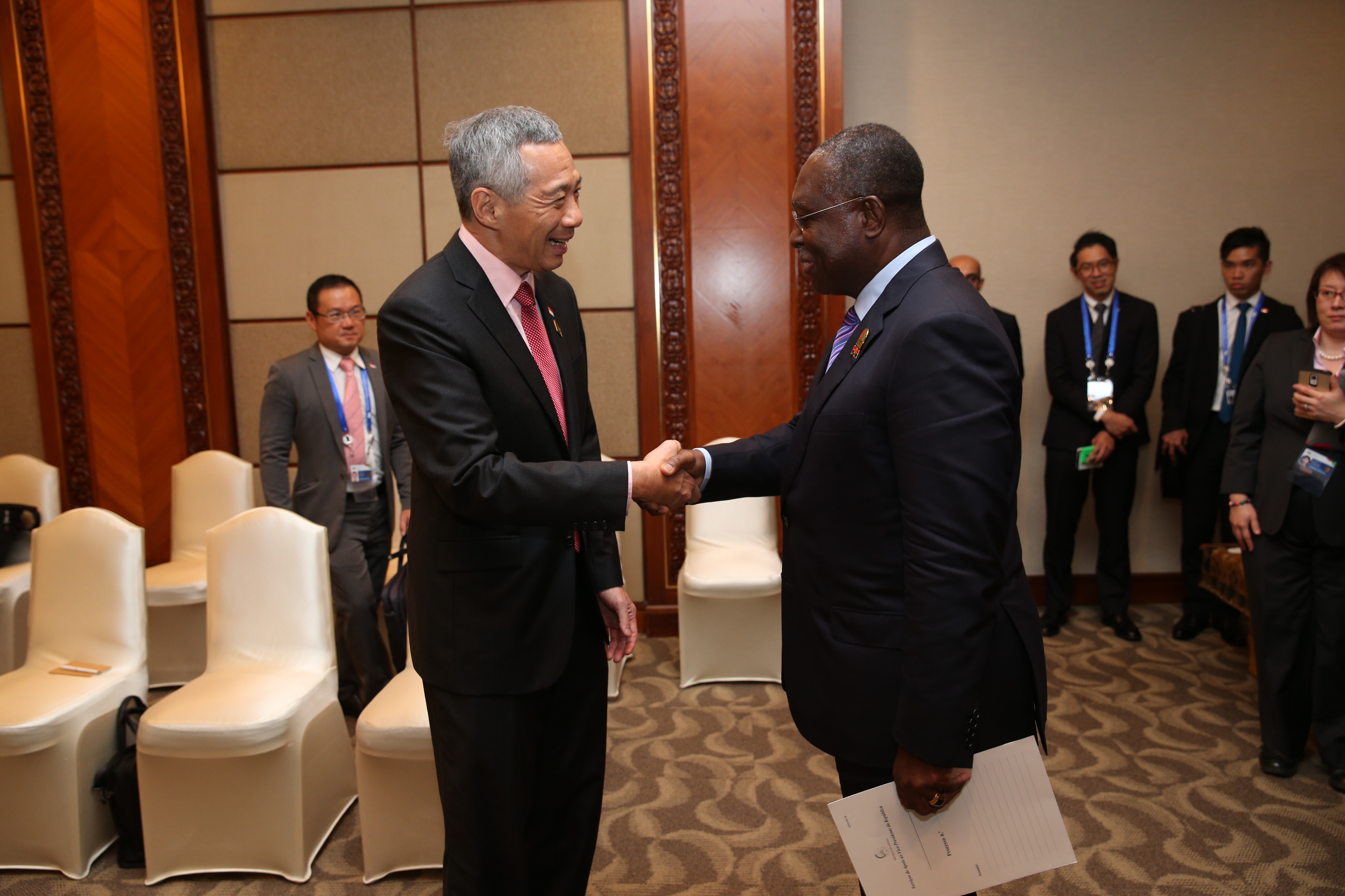 Prime Minister Lee Hsien Loong meeting Angolan Vice-President Manue Vincente at the sidelines of the 2nd Asian-African Summit - Apr 2015 (MCI Photo by Terence Tan)