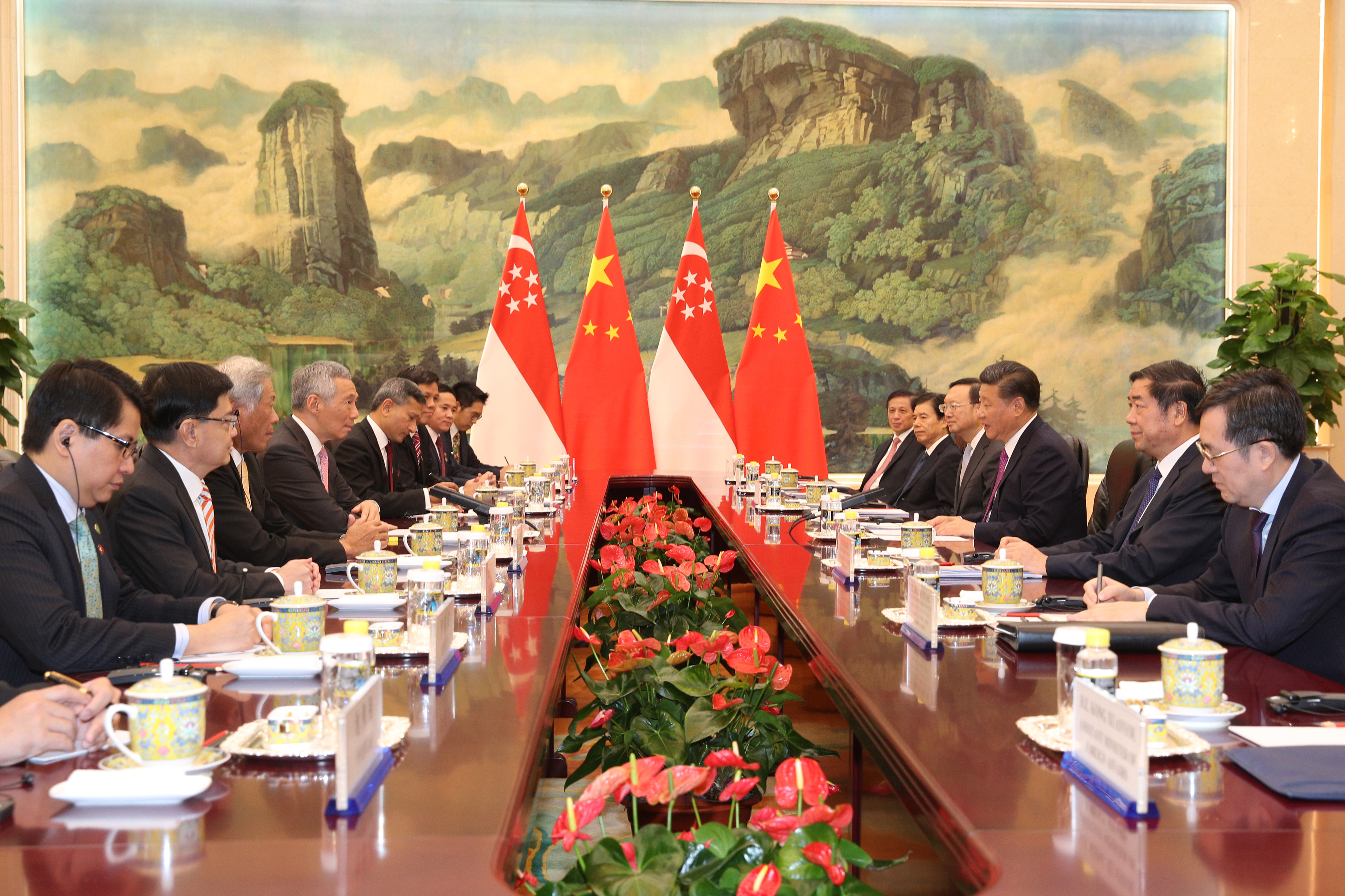 PM Lee Hsien Loong meeting Mr Zhang Dejiang on 20 Sep 2017 (MCI Photo by Chwee)