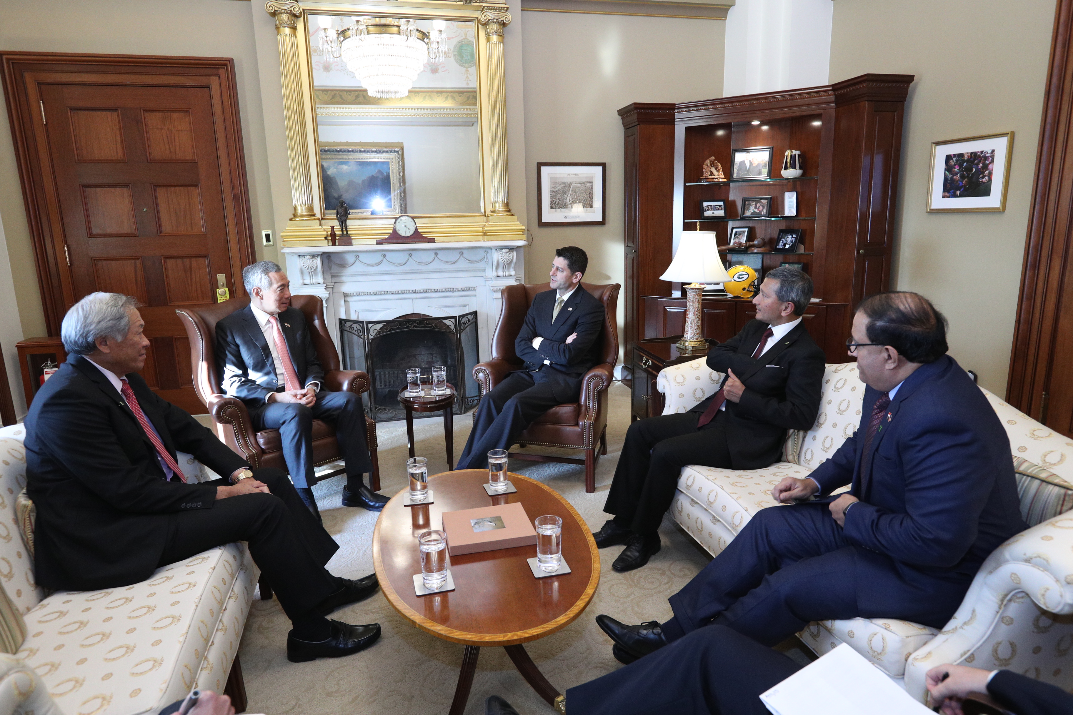 PM Lee Hsien Loong meeting with Speaker of the House of Representatives Paul Ryan on 25 Oct 2017 (MCI Photo by Kenji Soon)