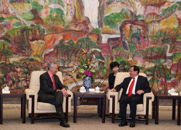 PM Lee meeting Shanghai Party Secretary Li Qiang.