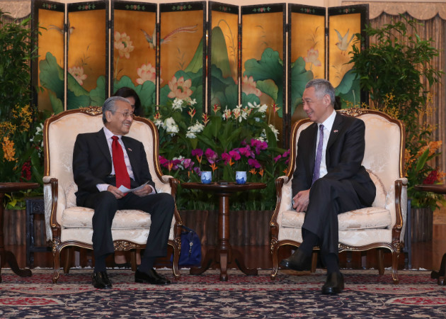 PM Lee Hsien Loong and Malaysian PM Mahathir Mohamad at the Istana.
